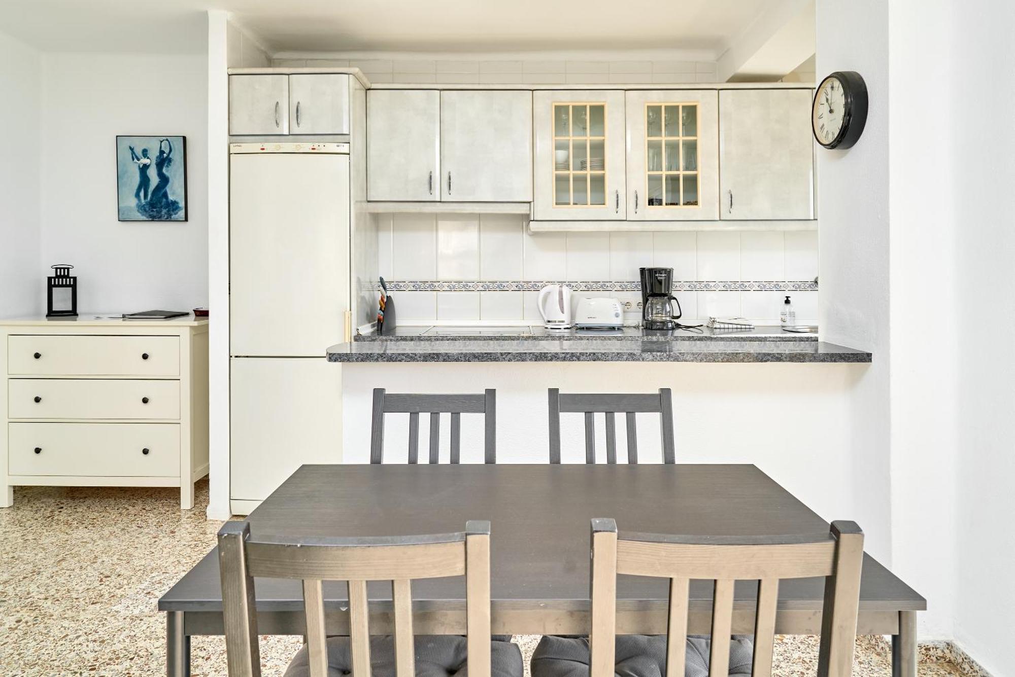 Bright And Spacious 2 Bed Apt Нерха Екстер'єр фото