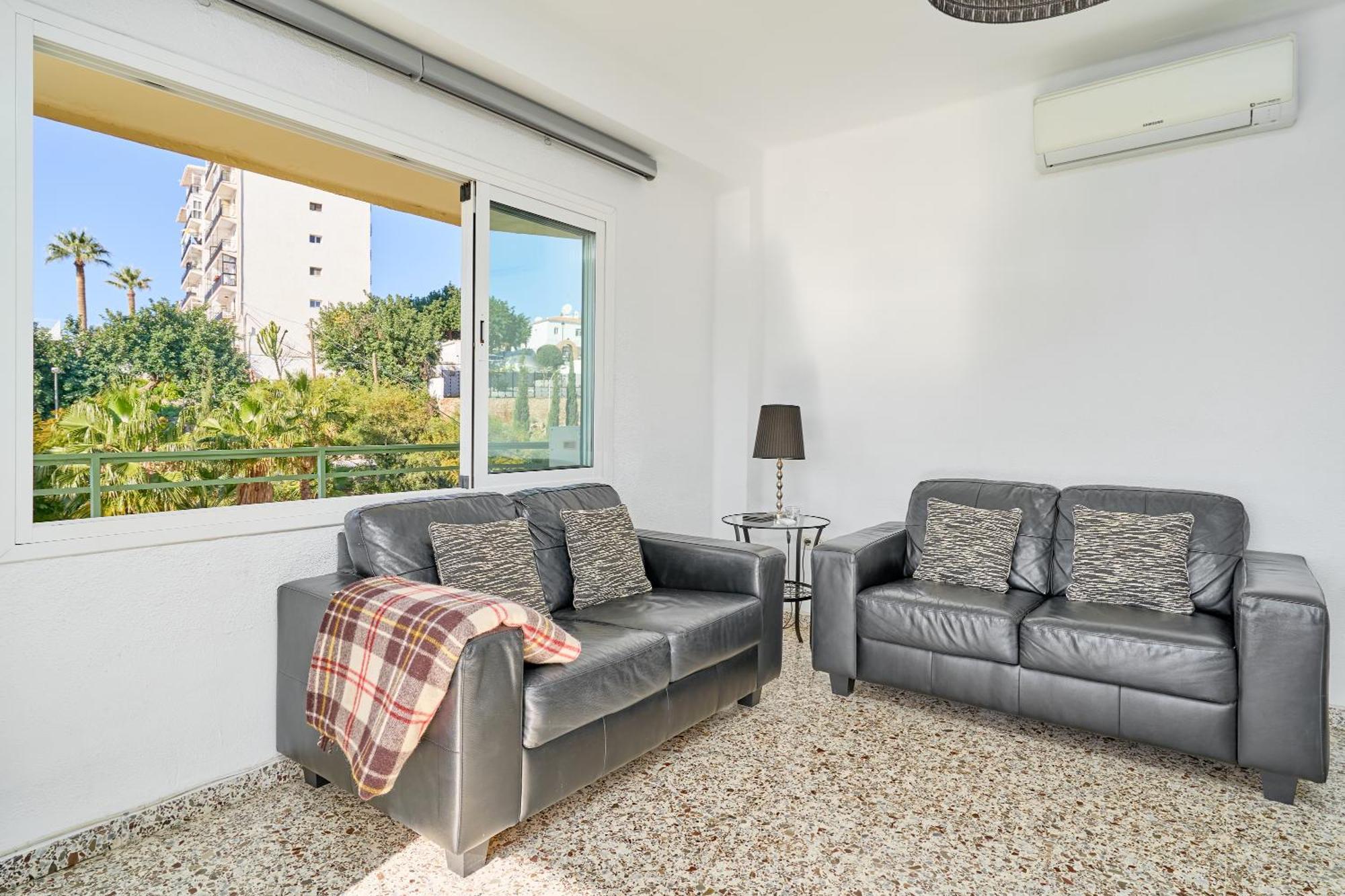 Bright And Spacious 2 Bed Apt Нерха Екстер'єр фото