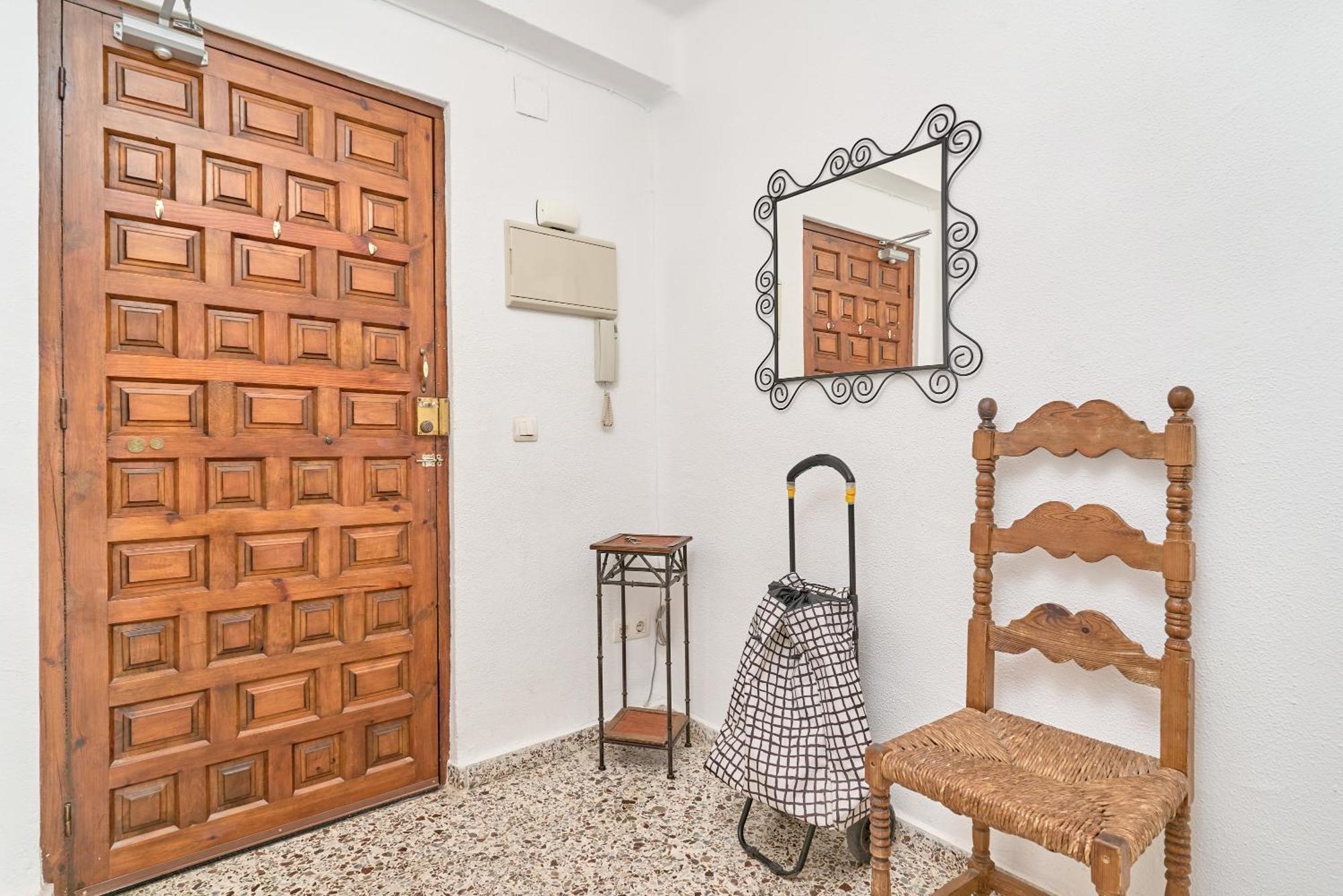 Bright And Spacious 2 Bed Apt Нерха Екстер'єр фото